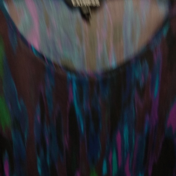 Vibrant Top!!! - Picture 3 of 5